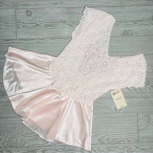 Nwt vintage cinema sleepwear / daywear etoile by Evelyn lind silky lingerie LG